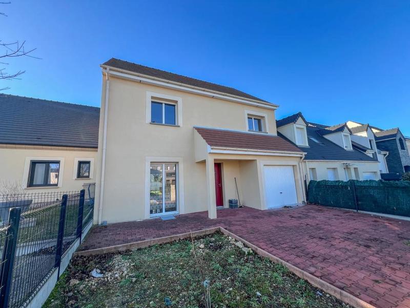 Maison - 110 m² - 8 pièces