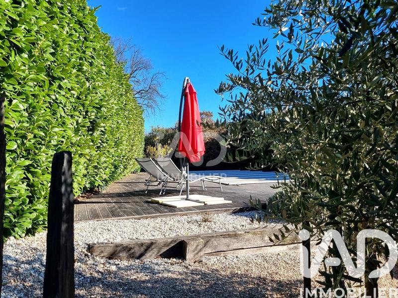 Maison - 230 m² - 8 pièces