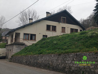 Maison contemporaine - 209 m² - 10 pièces