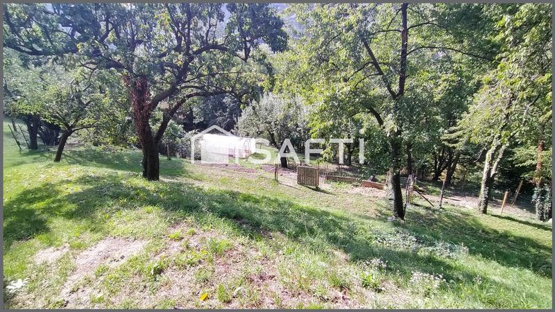 Maison - 223 m² - 11 pièces