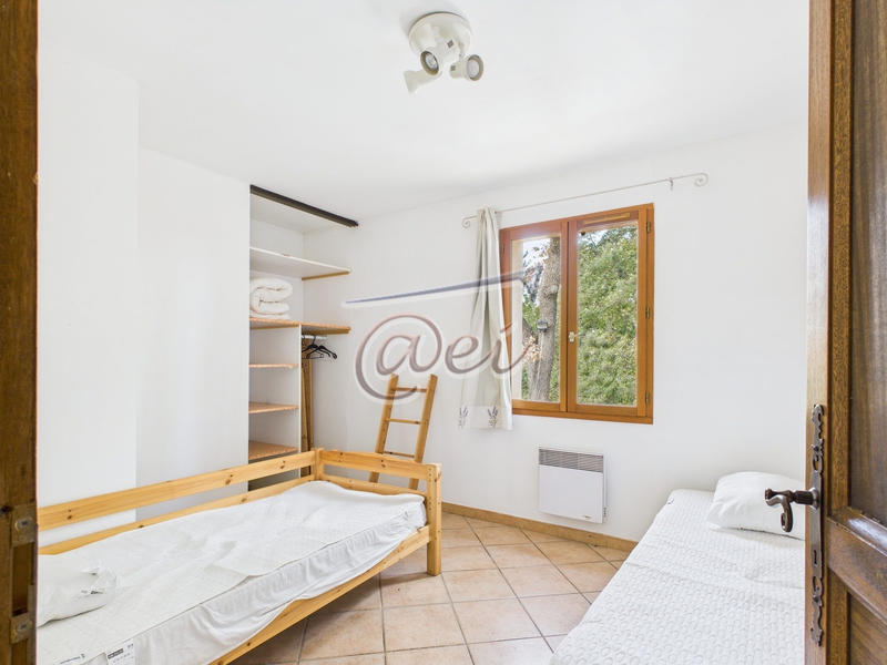 Villa - 100 m² - 5 pièces