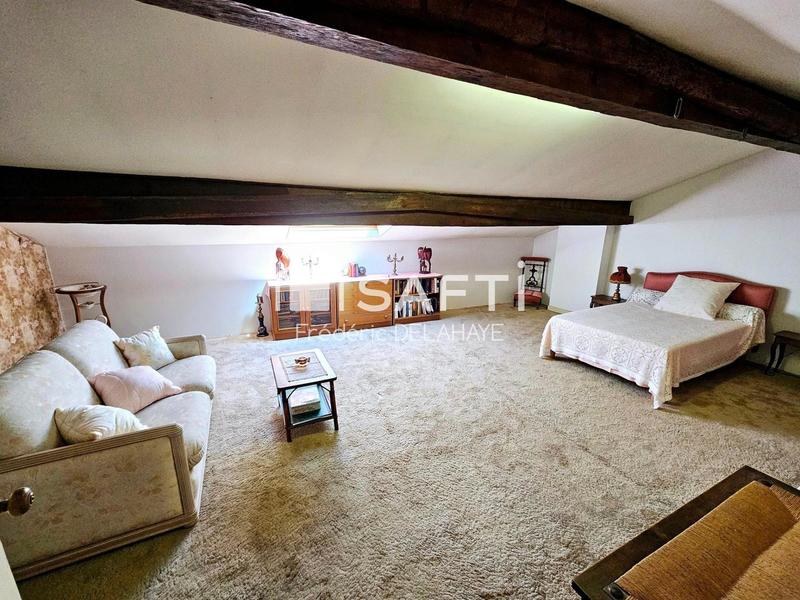 Maison - 198 m² - 6 pièces