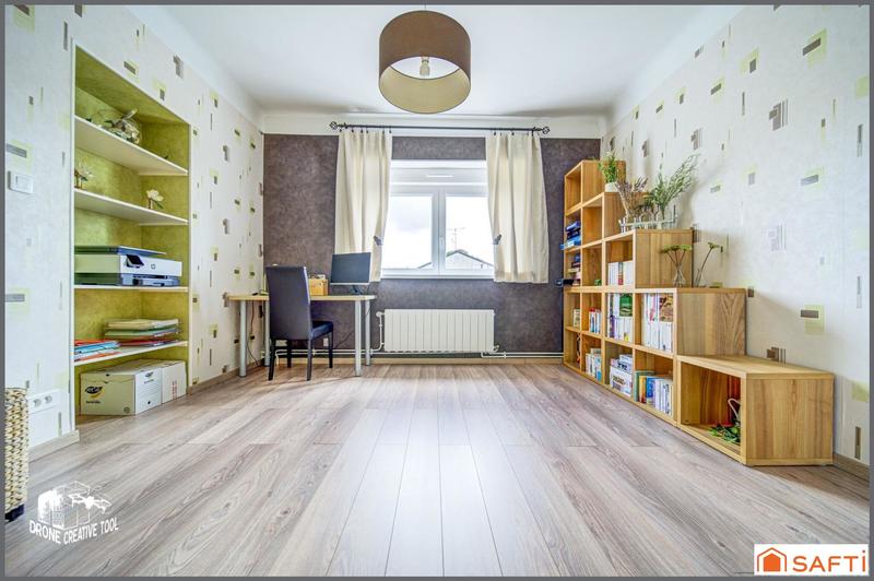 Maison - 221 m² - 7 pièces