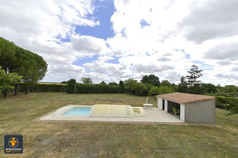 Maison - 236 m² - 7 pièces