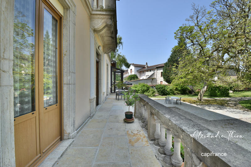 Maison bourgeoise - 361 m² - 12 pièces