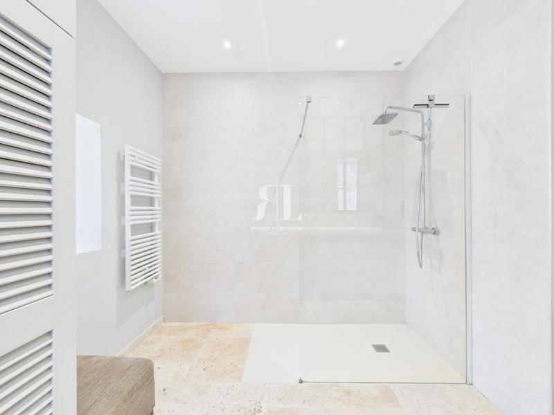 Maison - 161 m² - 6 pièces