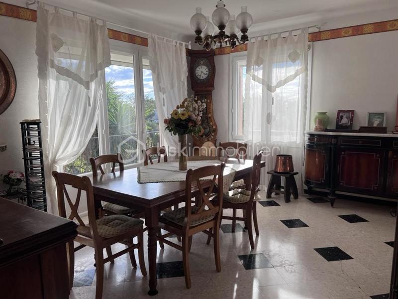 Villa - 153 m² - 6 pièces