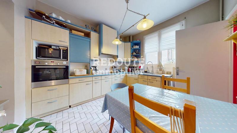 Propriété - 290 m² - 9 pièces