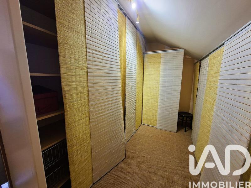 Maison - 212 m² - 8 pièces