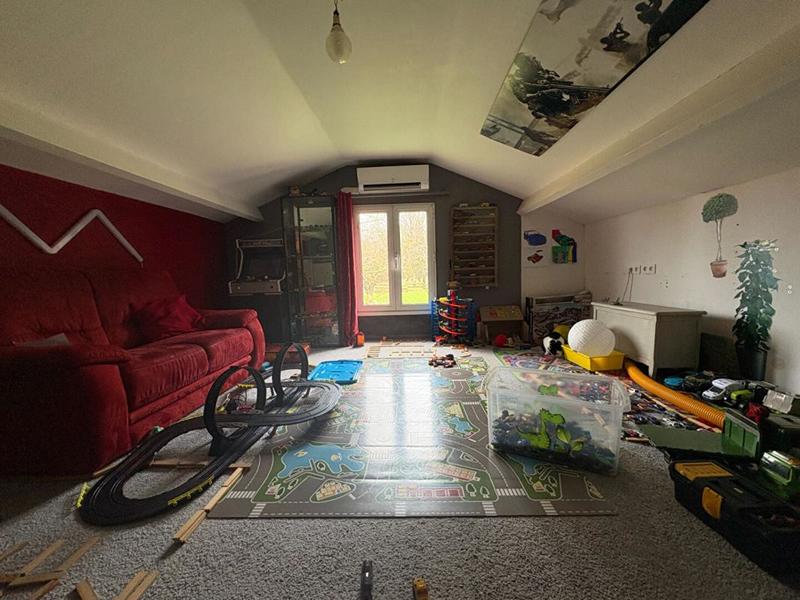 Maison - 219 m² - 8 pièces