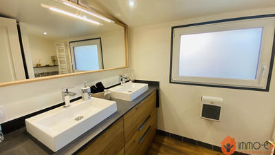 Maison - 90 m² - 5 pièces