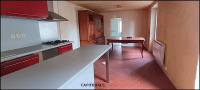 Maison de village - 200 m² - 9 pièces