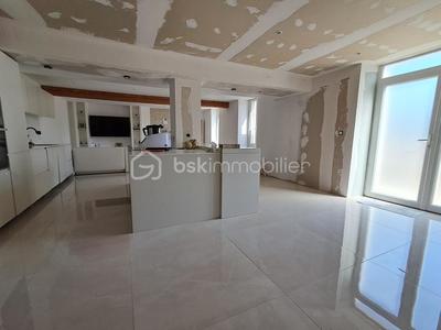 Demeure - 300 m² - 12 pièces