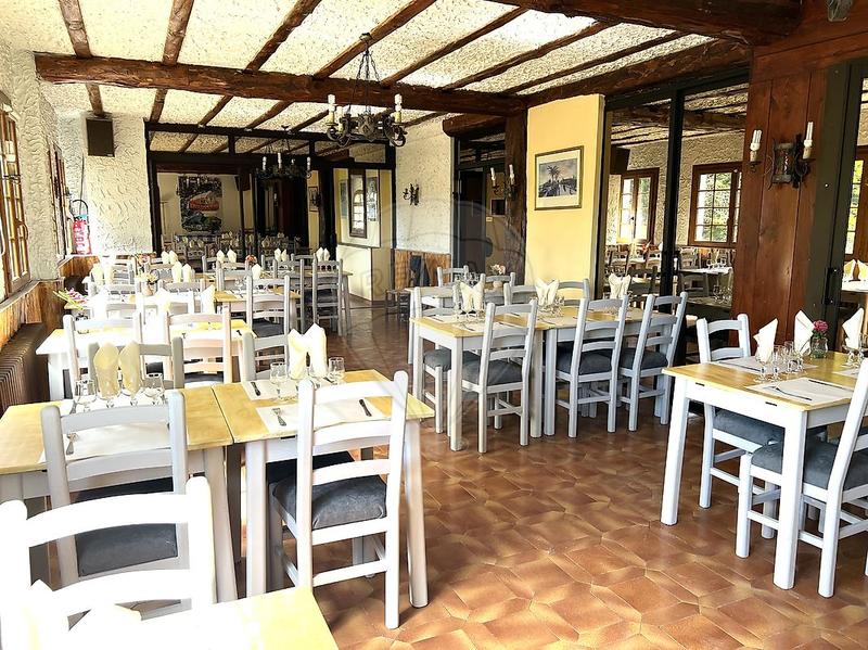 Appartement - 1 800 m² - 25 pièces