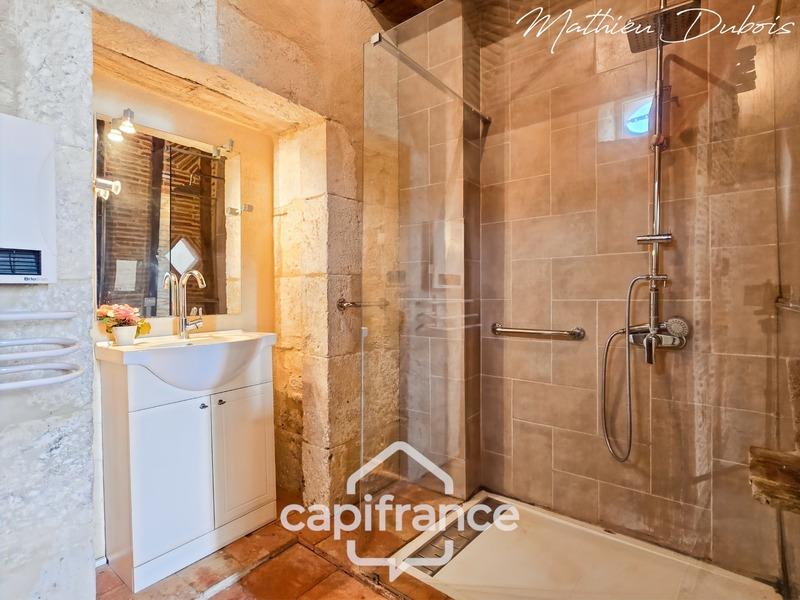 Propriété - 248 m² - 7 pièces
