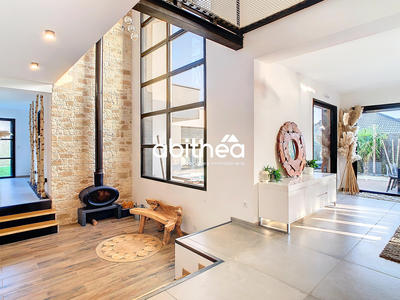 Maison - 281 m² - 11 pièces