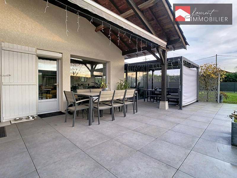 Maison - 201 m² - 6 pièces