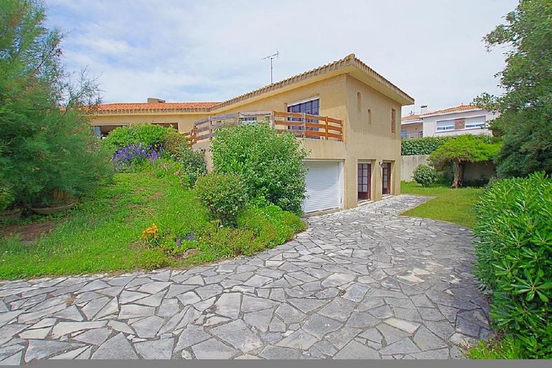 Maison - 268 m² - 10 pièces