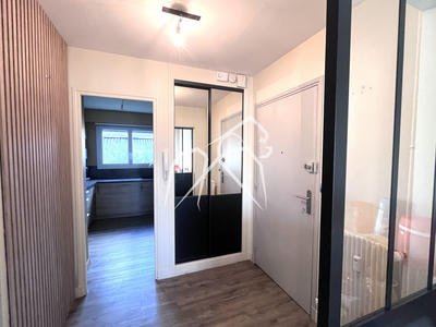 Appartement - 85 m² - 5 pièces