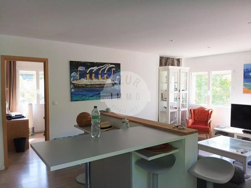 Maison - 197 m² - 7 pièces