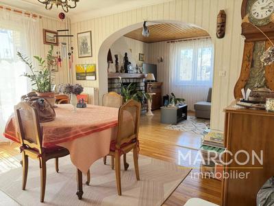 Maison - 143 m² - 7 pièces