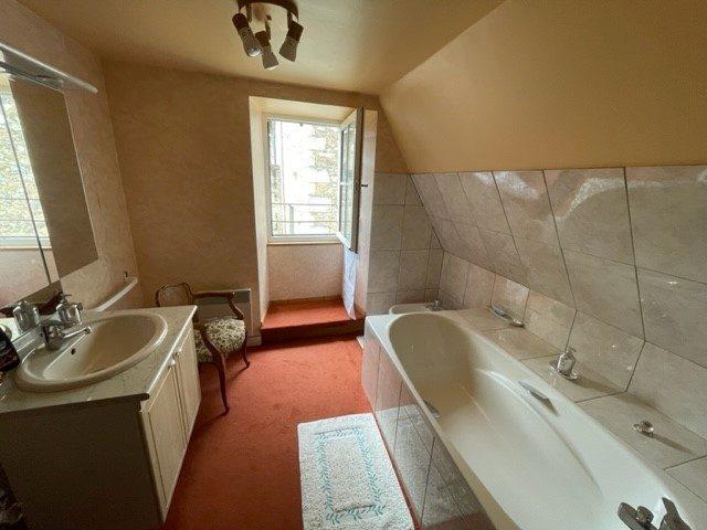 Maison ancienne - 200 m² - 8 pièces