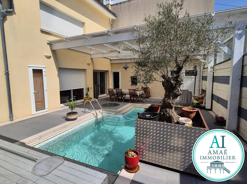 Maison - 339 m² - 30 pièces