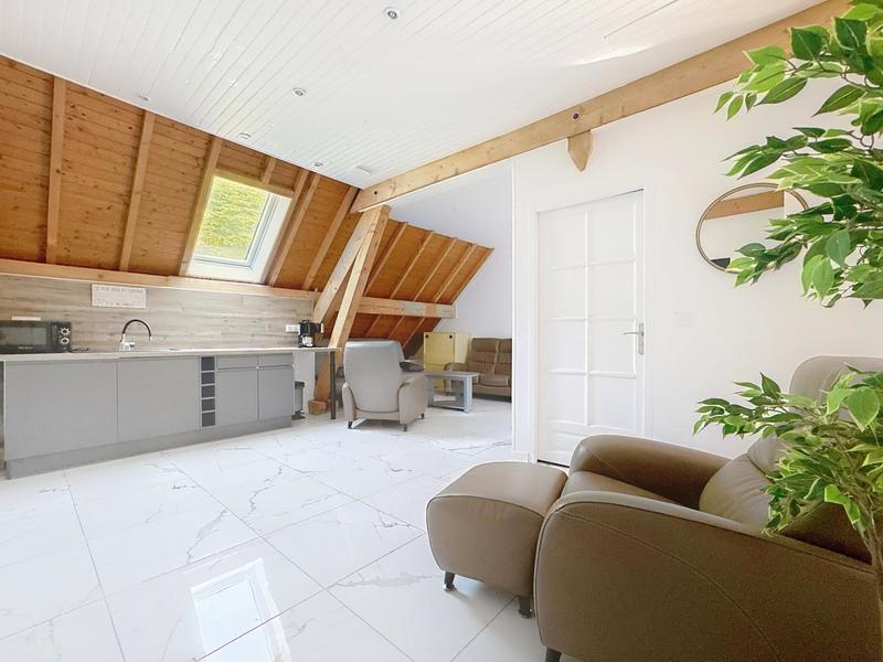 Local commercial - 245 m² - 10 pièces