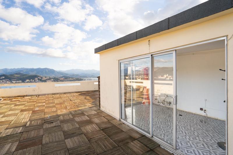 Appartement - 93 m² - 4 pièces