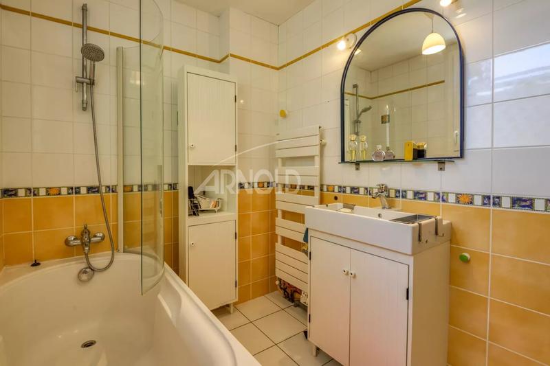 Maison - 111 m² - 6 pièces