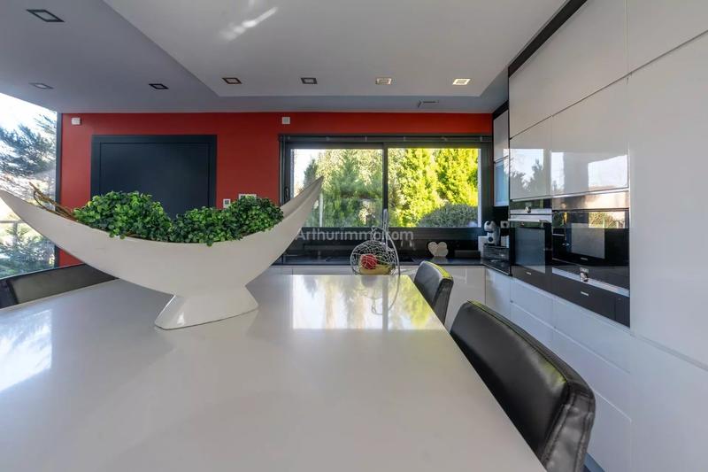 Maison - 145 m² - 5 pièces