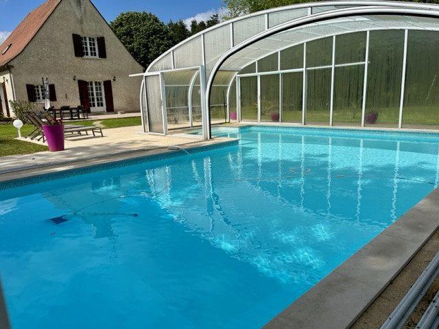 Maison traditionnelle - 270 m² - 6 pièces