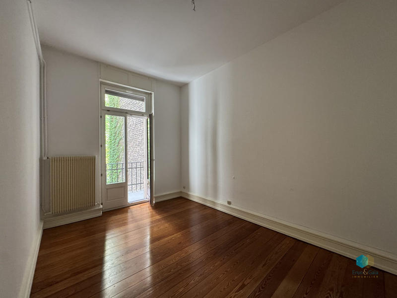 Appartement - 157 m² - 6 pièces