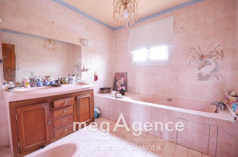 Maison - 140 m² - 8 pièces