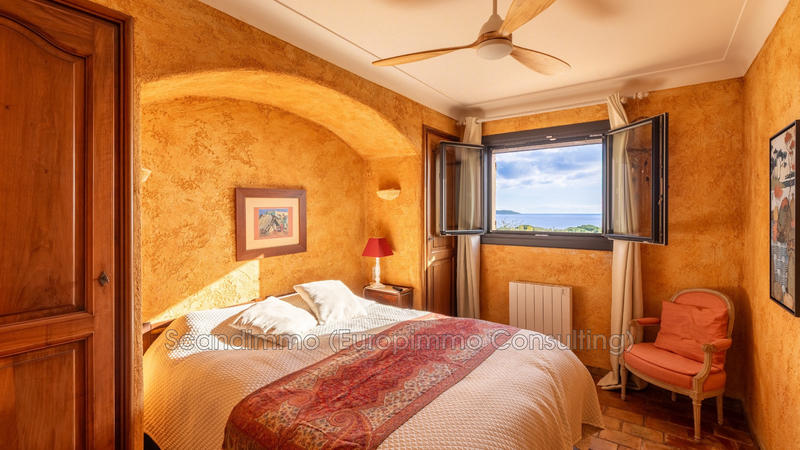 Maison - 180 m² - 5 pièces