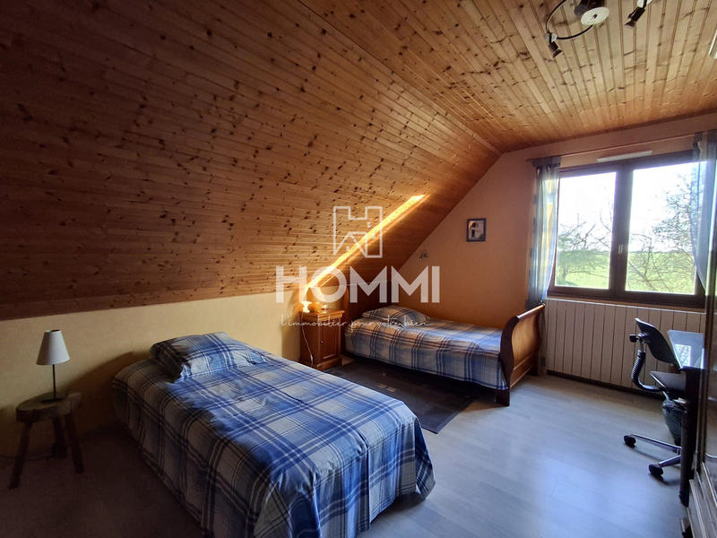 Maison traditionnelle - 140 m² - 6 pièces