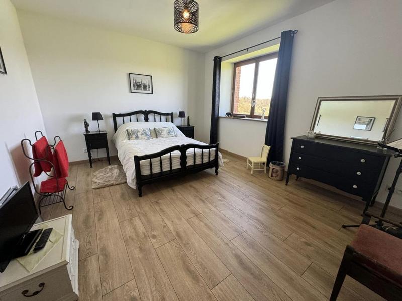 Maison - 300 m² - 12 pièces