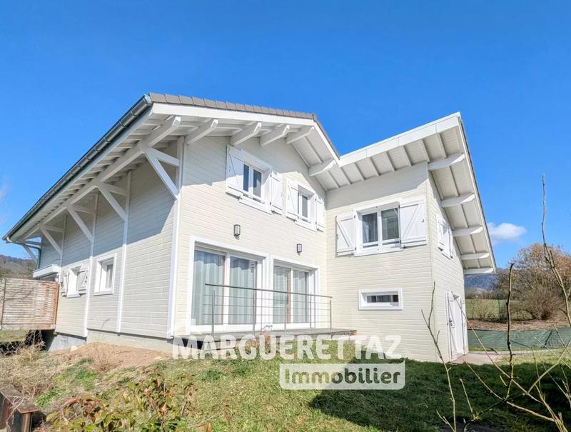 Maison - 237 m² - 7 pièces