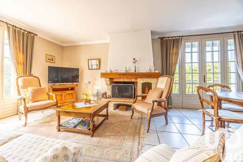 Maison - 242 m² - 7 pièces