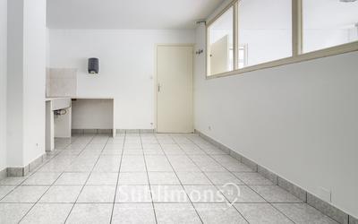 Local commercial - 89 m² - 6 pièces