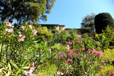 Bastide - 302 m² - 8 pièces