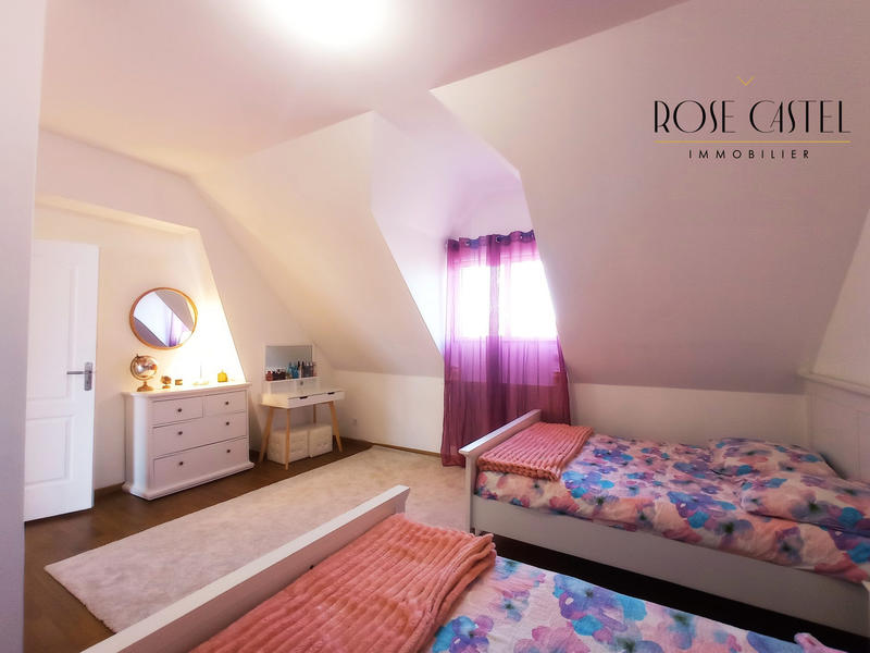 Maison - 221 m² - 6 pièces