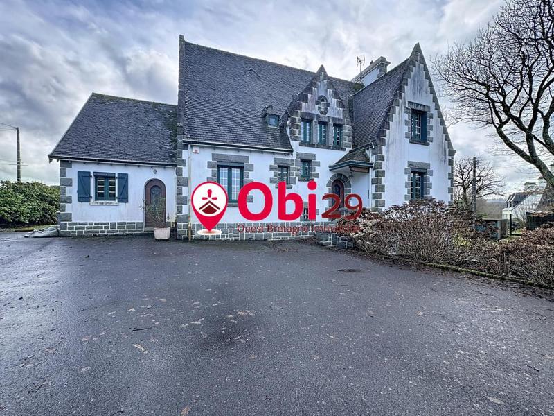 Maison - 215 m² - 13 pièces