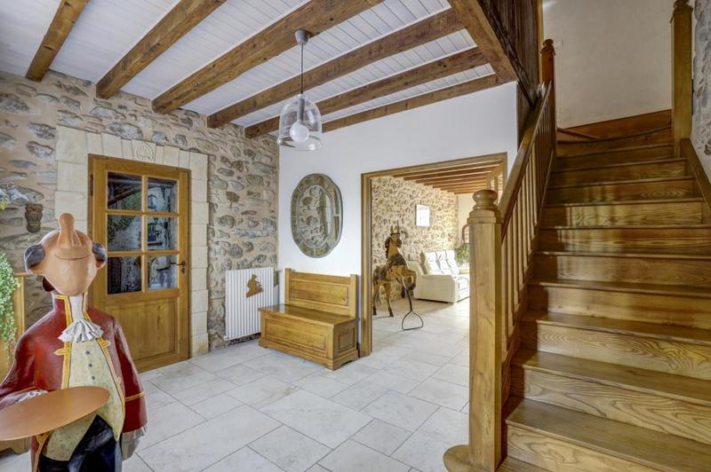 Maison - 276 m² - 6 pièces