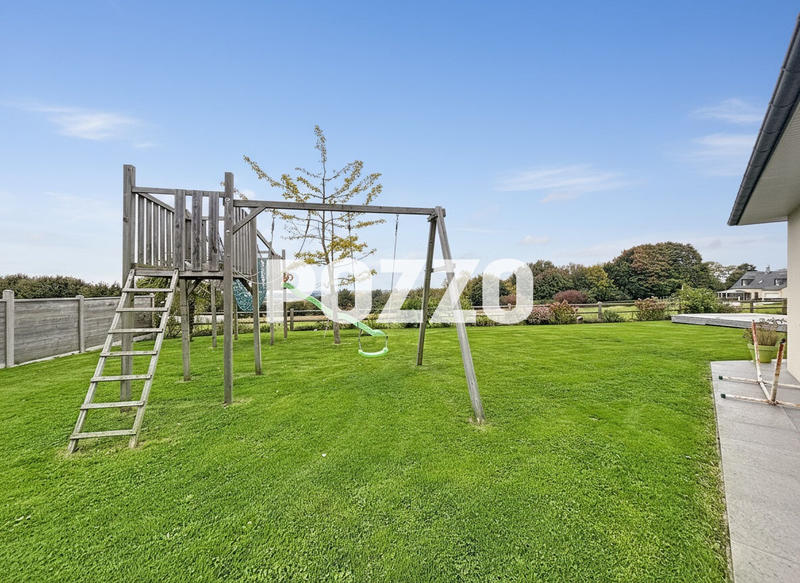 Maison - 217 m² - 6 pièces