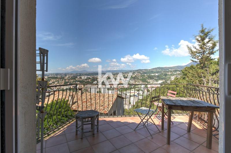 Maison traditionnelle - 217 m² - 9 pièces