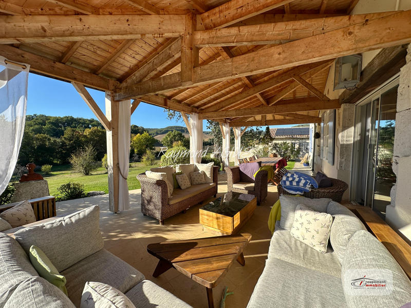 Maison - 515 m² - 16 pièces