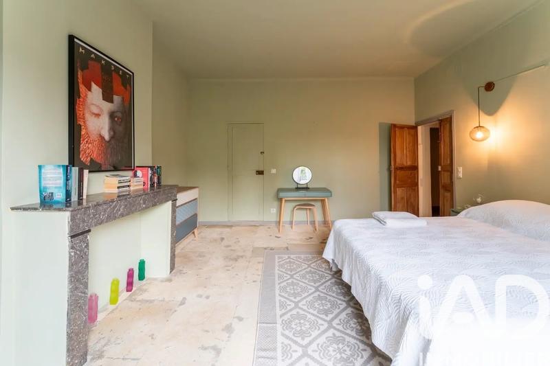 Maison - 217 m² - 7 pièces