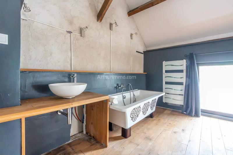 Maison - 223 m² - 8 pièces