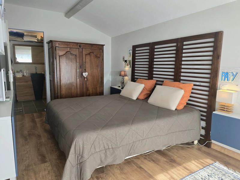 Maison traditionnelle - 176 m² - 8 pièces